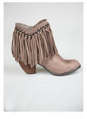 Toe fringe ankle boots