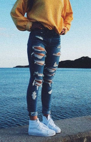 AVA Ripped Jeans
